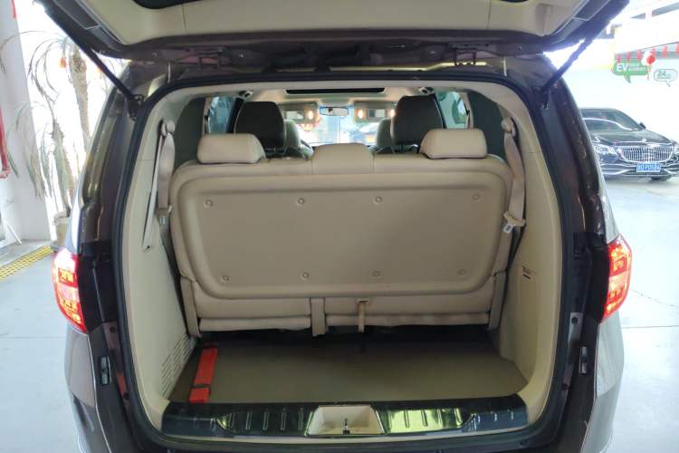 Used Buick GL8 2017 25S Luxury Version China V Standard Trunk