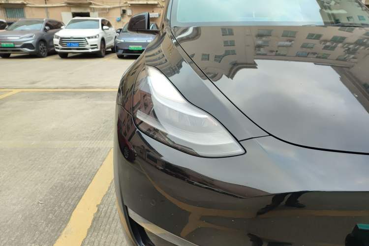 Used Tesla Model Y 2021 Standard Range Rear-Wheel Drive Version Right Front Headlight