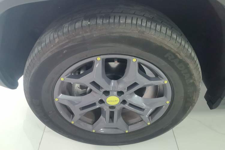 Used JETOUR Traveler 2024 2.0T All-Wheel-Drive CrossPRO Entertainment Edition Left Front Wheel Hub