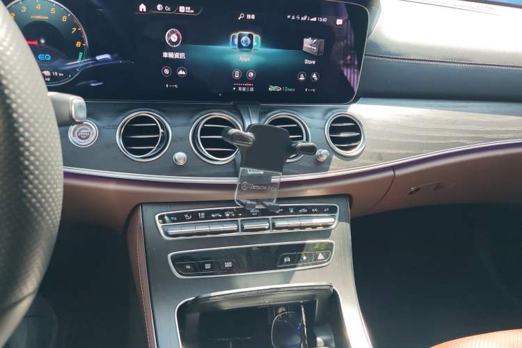 Used Mercedes-Benz E-Class New Energy 2022 Restyled E 350 e L Plug-in Hybrid Sports Sedan