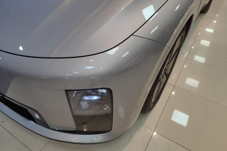 Used Li Auto i8 2025 Model Standard Version
