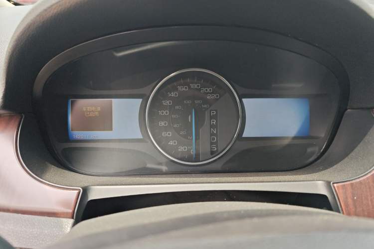 Used Ford Edge 2012 3.5L Zunrui Trim Odometer Close Up