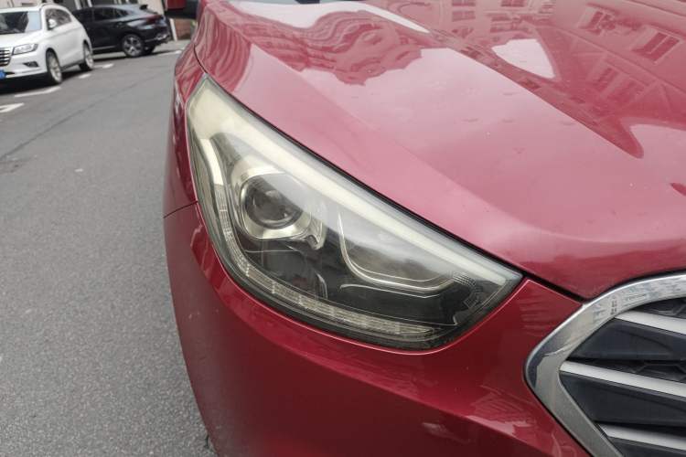 Used Hyundai ix35 2015 2.0L Automatic 2WD Smart Version China V Standard Right Front Headlight