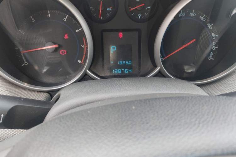 Used Chevrolet Cruze 2012 1.8L SE AT Odometer Close Up