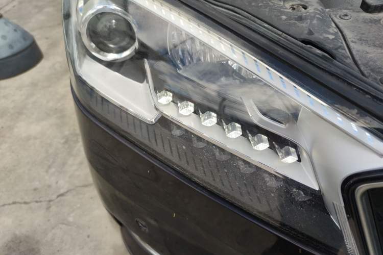 Used BORGWARD BX7 2018 28T Two-Wheel Drive Luxury Version 5 Seats China V Emission Standard