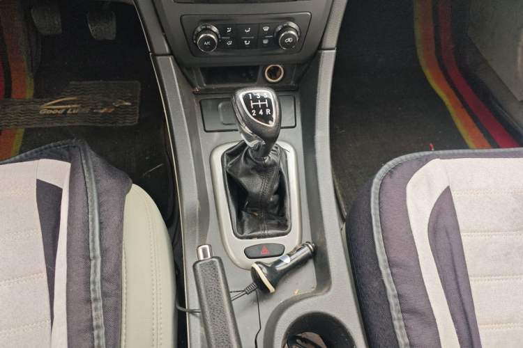 Used BAIC Senova D50 2014 1.5L manual standard version
