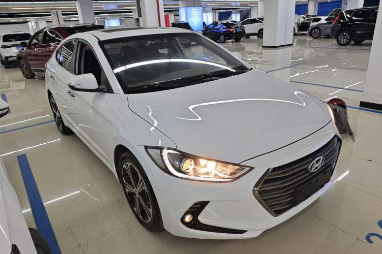 Used Hyundai Elantra (6th Generation / Lingdong) 2018 1.4T Dual-Clutch Xuan Dong · Dynamic Edition Front Right 45 Deg