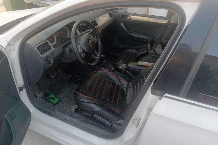 Used Skoda Rapid 2018 1.6L Automatic Comfort Edition Driver Seat