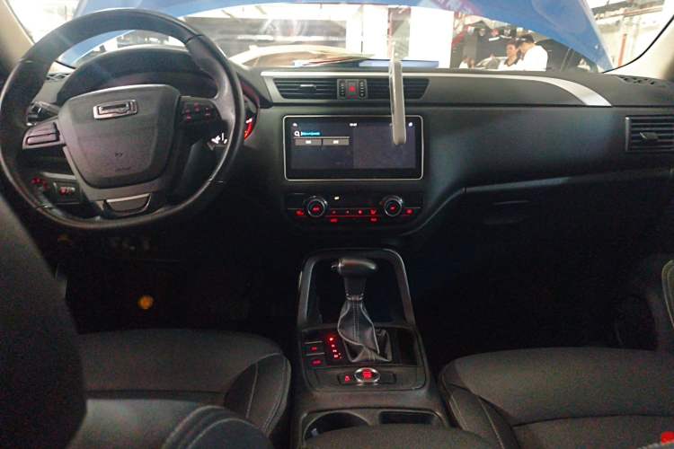 Used Qoros 5 2018 Revised Version 1.6T Automatic Leading Edition
