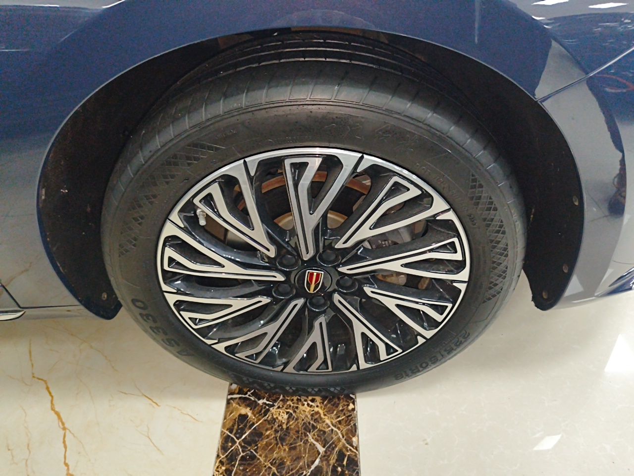 Hongqi H5 2023 2.0T Automatic Smart Connect Flagship Edition - Chinese Trim Ling — снимка 8