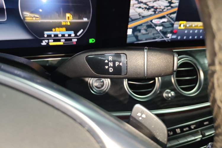 Used Mercedes-Benz E-Class 2018 E 300 L Sport Luxury Edition Gear Lever