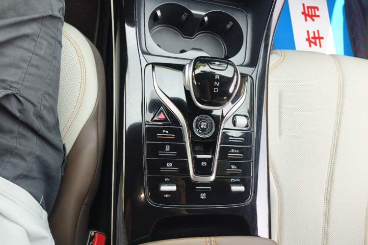 Used BYD Qin PLUS 2024 HONOR Edition DM-i 55KM Leading Model
