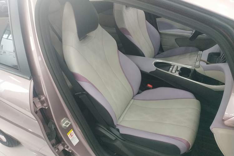 Used BYD Dolphin 2023 420 km Free Version
