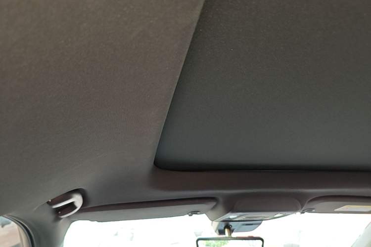 Used Buick Envision 2022 Encore Plus 652T Five-Seat Luxury Model Headliner