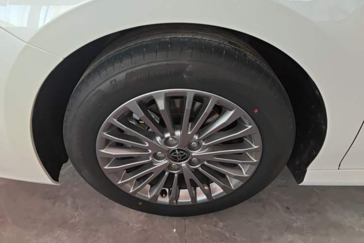 Used Toyota Camry 2026 Model Dual-Engine 2.0HE Elite Edition
