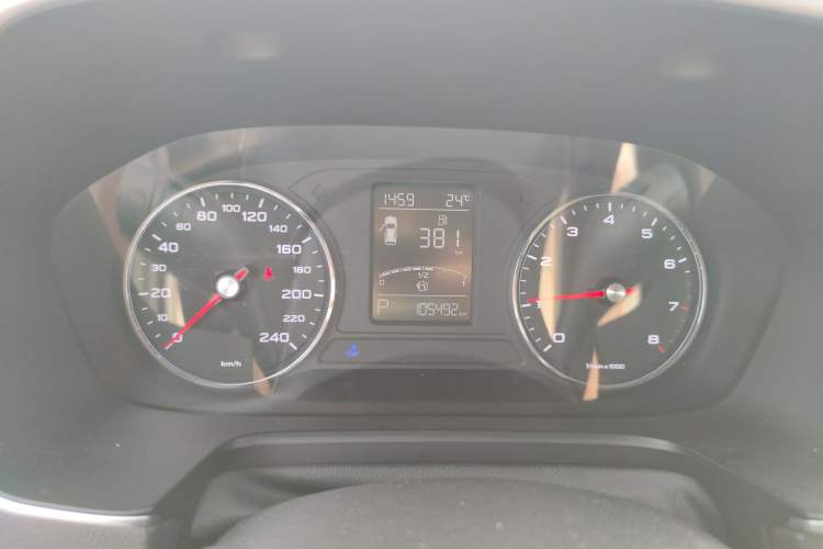 Used Roewe RX5 2018 20T Two-Wheel Drive Automatic Internet Smart Edition
