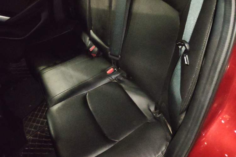 Used Mazda CX-4 2018 2.0L Automatic Two-Wheel Drive Blue Sky Dynamic Version China VI Standard Left Rear Seat