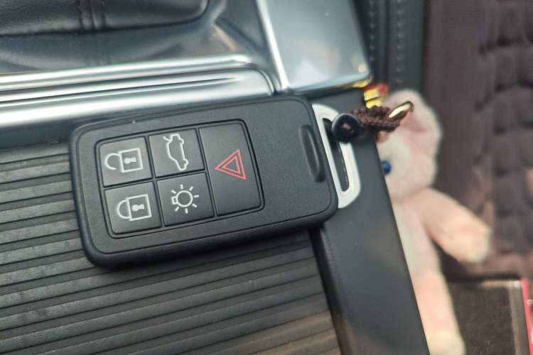 Used Volvo XC60 2015 T5 Smart Upgrade Model
