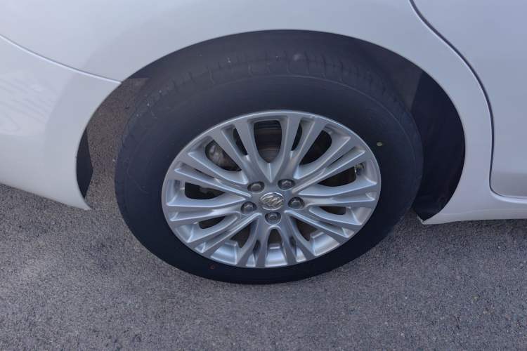 Used Buick GT 2017 15N Manual Elite Version Right Rear Wheel Hub