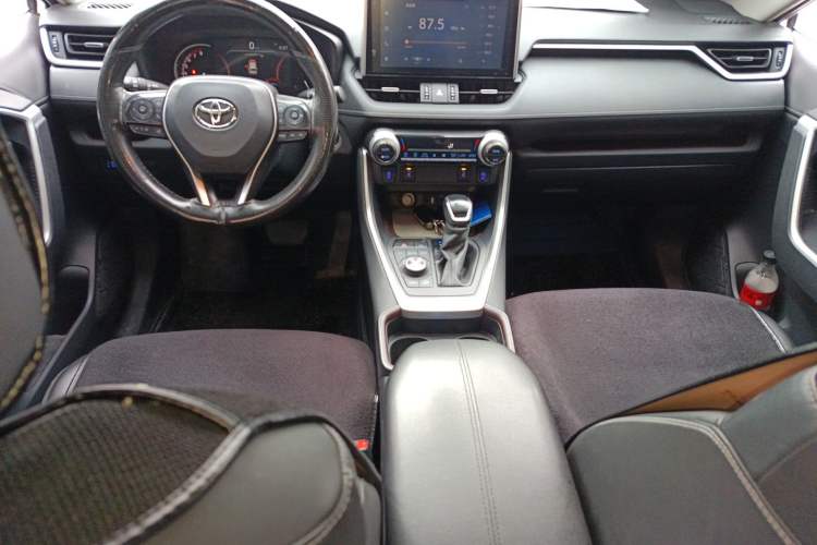 Used Toyota RAV4 2021 2.0L CVT Four-Wheel Drive Premium Edition