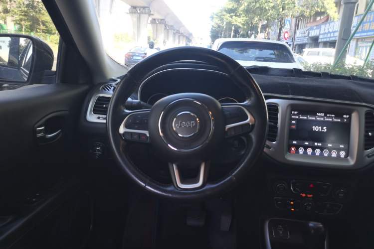 Used Jeep Compass 2017 200T Automatic Family Edition