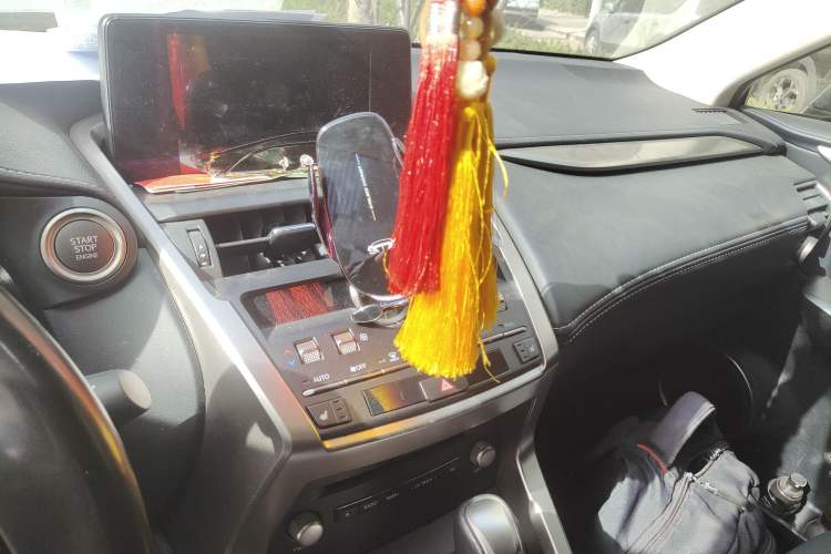 Used Lexus NX 2020 200 Front-Wheel Drive Vmotion Edition China VI Standard