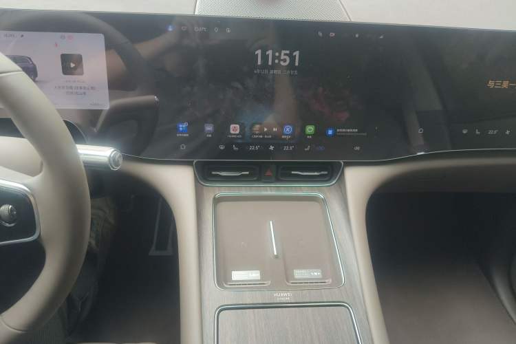 Used Hima AITO M8 2025 Extended-Range Max Version 37 kWh 5-Seater Audio And AC Panel