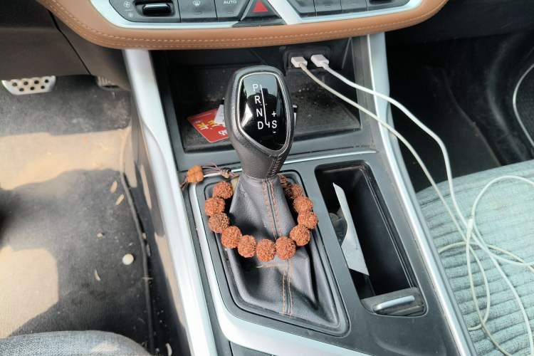 Used Geely Auto Vision X6 2018 1.4T CVT 4G Connected Luxury Version Gear Lever