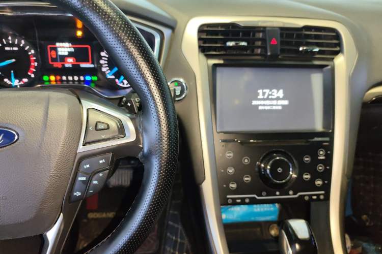 Used Ford Mondeo 2013 2.0L GTDi 200 Fashion Edition Audio And AC Panel