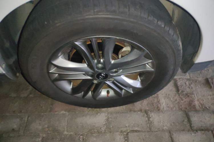 Used Hyundai ix35 2015 2.0L Automatic 2WD Smart Version China V Standard Right Front Wheel Hub
