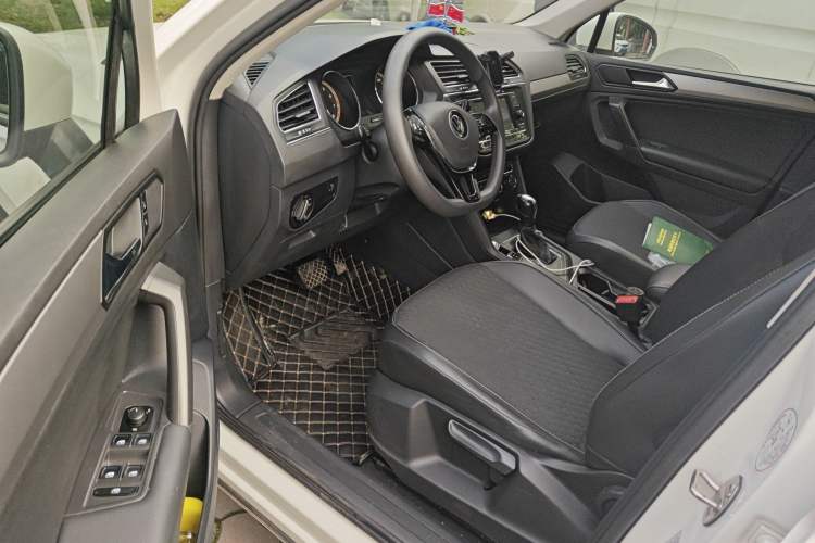 Used Volkswagen Tiguan L 2020 330TSI Automatic Two-Wheel Drive Luxury Edition China VI Standard Driver Seat