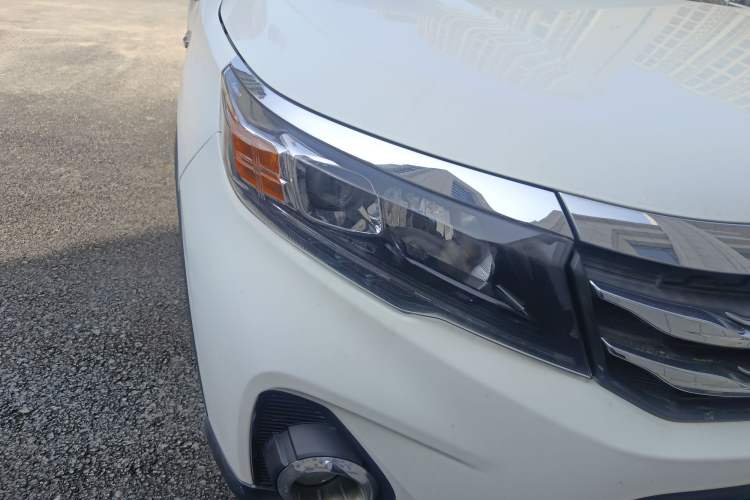 Used GAC Trumpchi GS3 2017 150N Manual Elite Edition Right Front Headlight