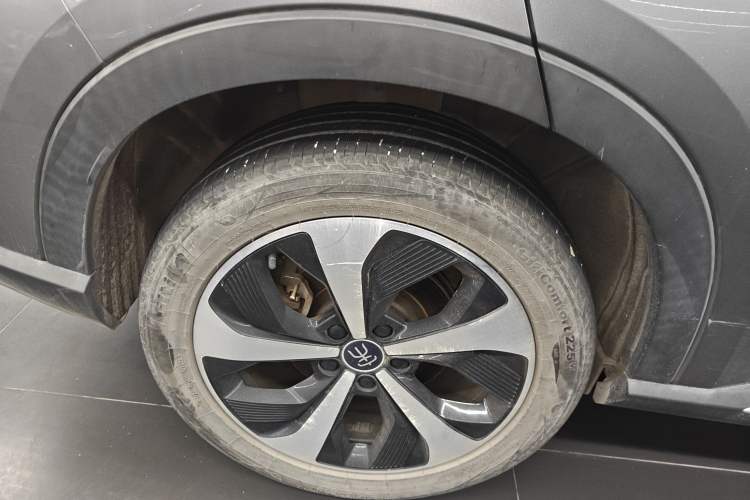 Used BYD Song PLUS New Energy 2021 EV Flagship Model Right Rear Wheel Hub