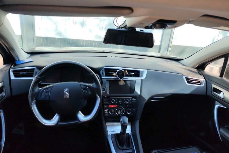 Used DS 6 2016 1.6T Luxury Edition THP160