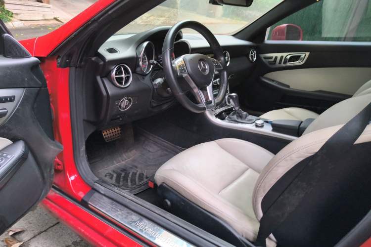 Used Mercedes-Benz SLK-Class 2011 SLK 200 Fashion Model