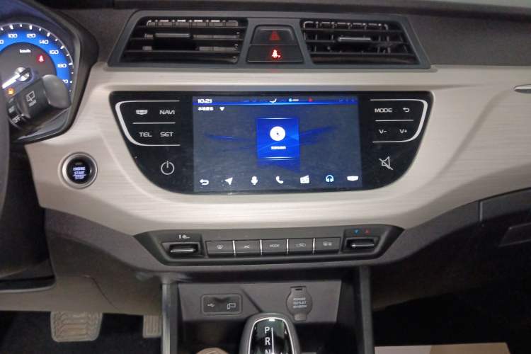 Used Geely Auto Vision X3 2020 1.5L CVT Luxury Model Audio And AC Panel