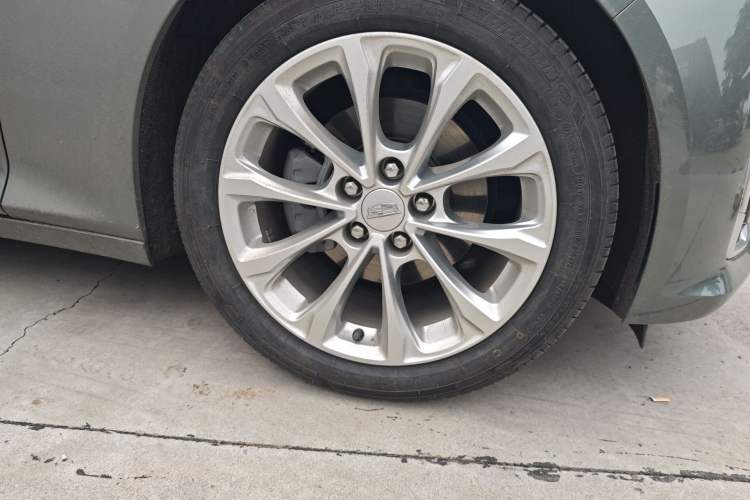 Used Cadillac CT5 2023 28T Luxury Edition (Standard Version) Right Front Wheel Hub