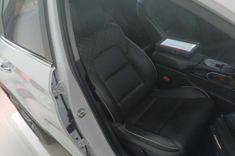 Used Hyundai Tucson 2020 280TGDi Two-Wheel-Drive GLS Smart Connectivity Version China VI Standard Right Front Seat