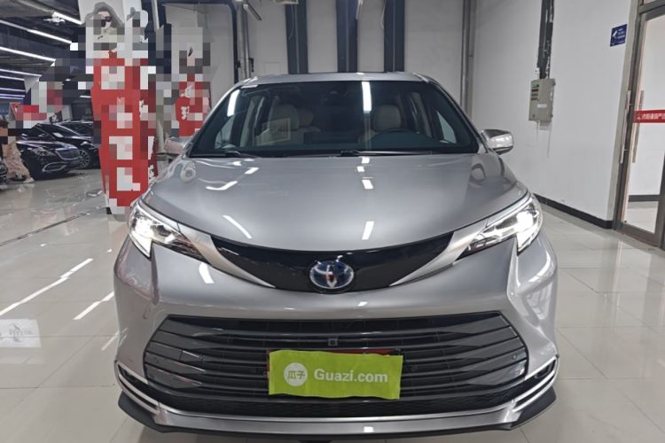 Used Toyota SIENNA 2023 2.5L Hybrid Deluxe Edition
