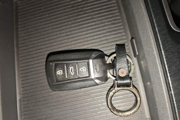 Used Dongfeng Aeolus Yixuan MAX 2023 1.5T Ultra-Stylish Trendsetting Dad Edition