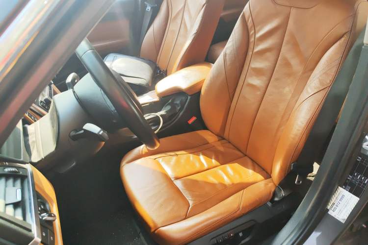 Used BMW 3 Series 2013 Facelifted 320Li Luxury Design Package
