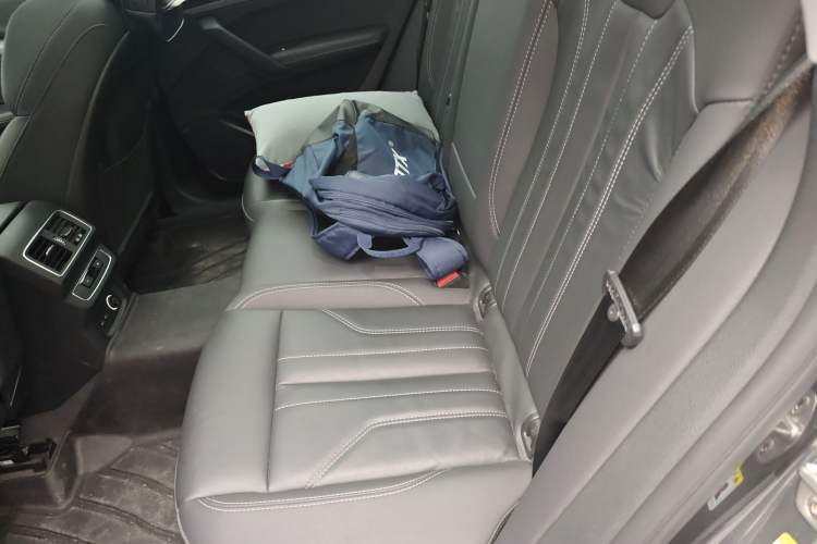 Used Audi Q5L 2022 40T Fashionable and Dynamic Model Left Rear Seat