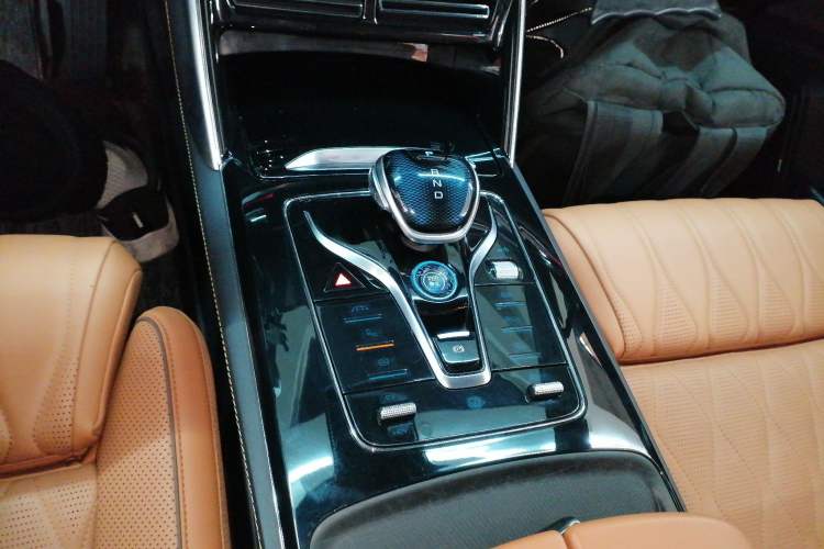 Used BYD Tang New Energy 2023 DM-i Champion Edition 112KM Prestige Model Gear Lever