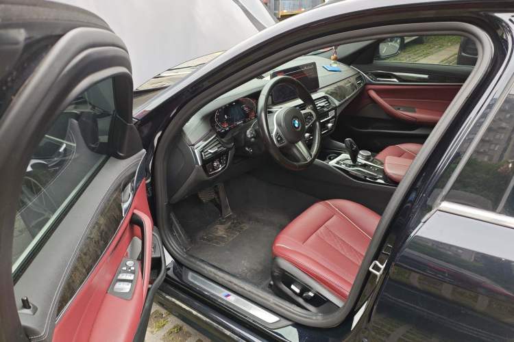 Used BMW 5 Series 2021 Facelifted 525Li M Sport Package
