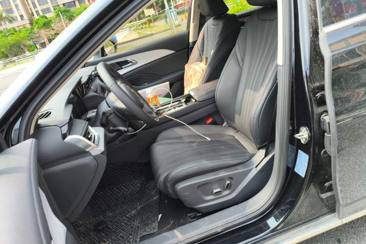 Used Hongqi H5 2025 1.5T DCT Qiyun 500 000th Unit Commemorative Edition Left Front Seat