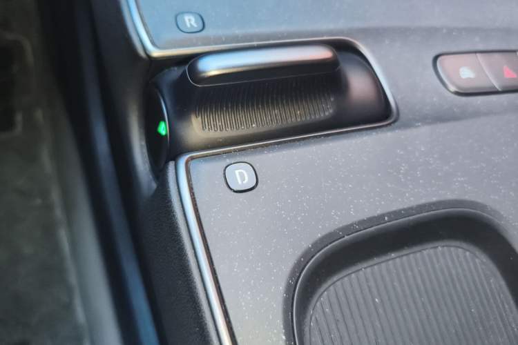 Used Nio ET5T 2023 75 kWh Touring Gear Lever