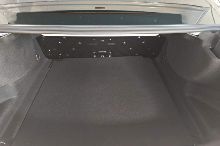 Used Mercedes-Benz A-Class 2023 A 200 L Fashion Model Trunk