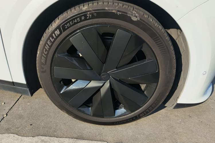 Used Li Auto Li Auto i6 2025 Model Four-Wheel-Drive Standard Type