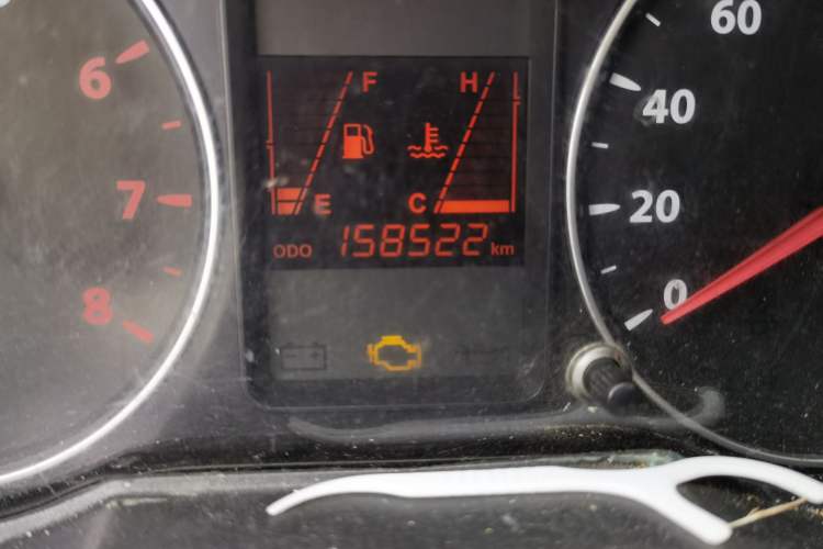 Used FAW Jiabao V80 2014 1.5L Logistics Comfort Model Odometer Close Up