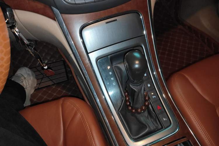 Used Roewe 950 2012 2.0L Comfort Edition Gear Lever